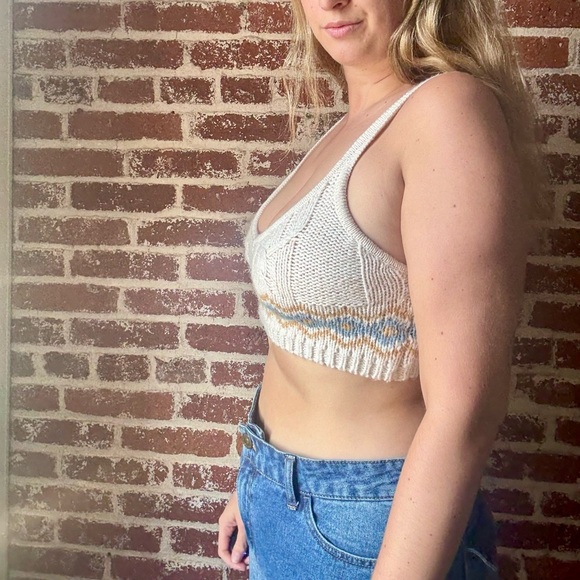 Sage & Oak Young Contemporary Cream knit crop top with blue & tan design - Picture 3 of 9